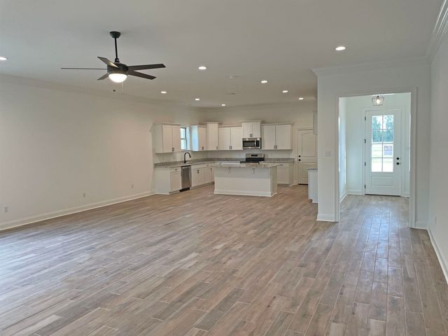 449 Rue Des Affaires, Houma, LA 70364