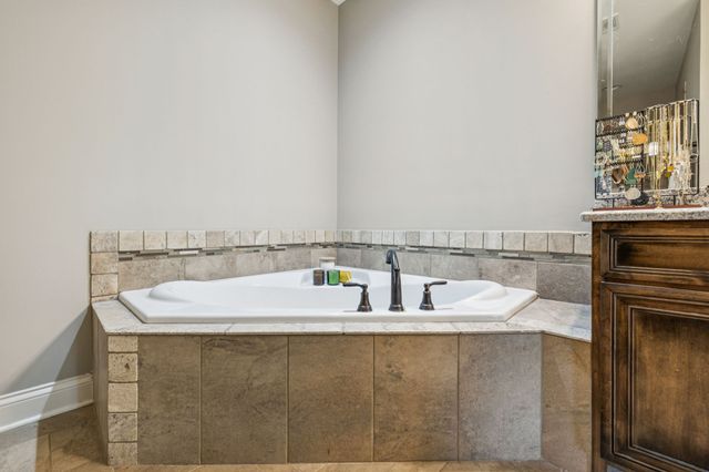 5016 Southfork Blvd, Old Hickory, TN 37138