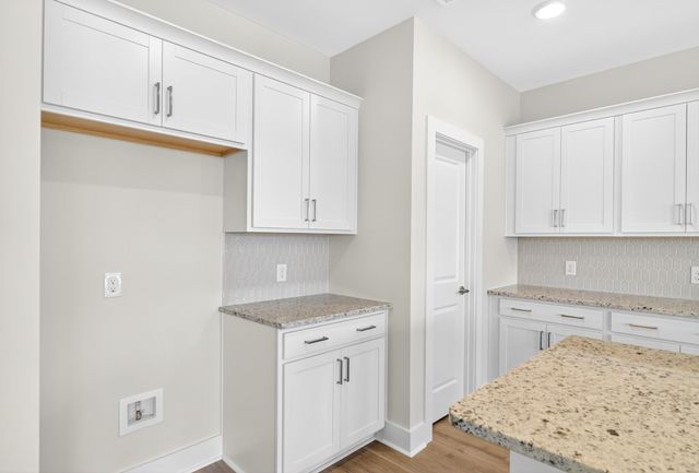 3919 Trinity Woods Rd, Columbia, TN 38401