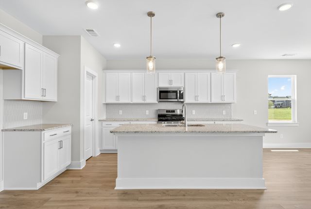 3919 Trinity Woods Rd, Columbia, TN 38401