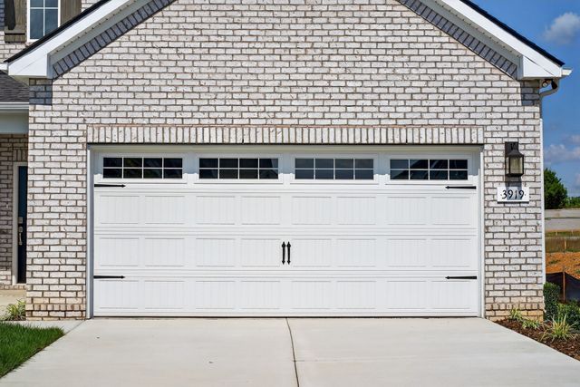 3919 Trinity Woods Rd, Columbia, TN 38401