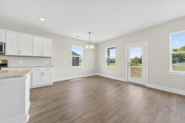 3919 Trinity Woods Rd, Columbia, TN 38401