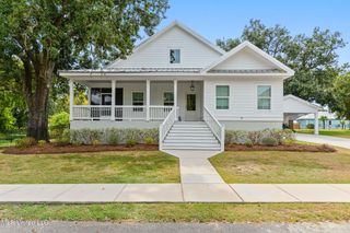 408 Gulf View Avenue, Long Beach, MS 39560