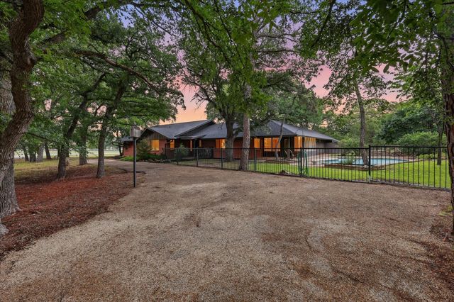 3694 Green Meadow Lane, Flower Mound, TX 75022