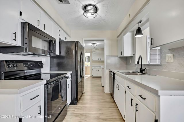 6 James Court, Beverly Hills, FL 34465