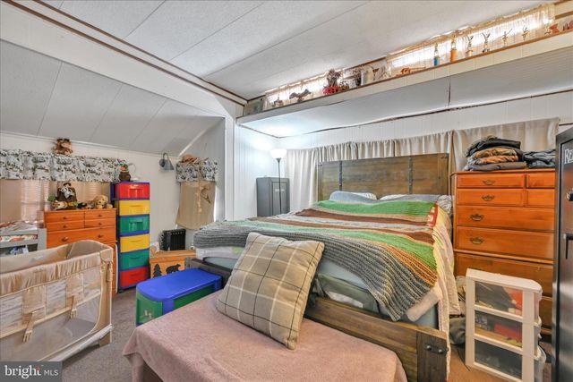 737 LAKE DR, Mount Wolf, PA 17347