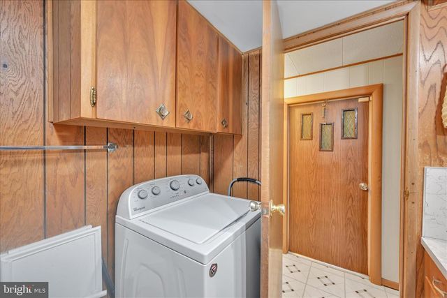 737 LAKE DR, Mount Wolf, PA 17347