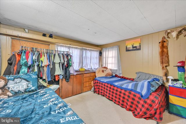 737 LAKE DR, Mount Wolf, PA 17347