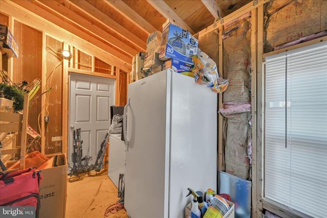 737 LAKE DR, Mount Wolf, PA 17347