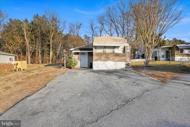 737 LAKE DR, Mount Wolf, PA 17347