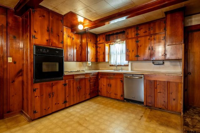 15621 FM 849, Lindale, TX 75771