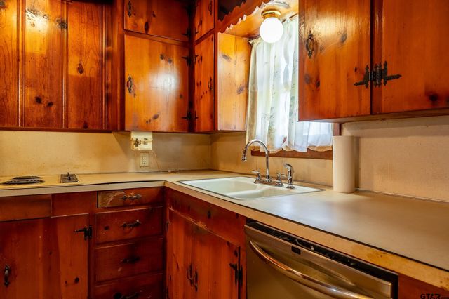15621 FM 849, Lindale, TX 75771