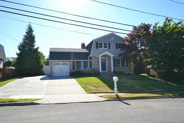 17 Wade Drive, Lake Grove, NY 11755