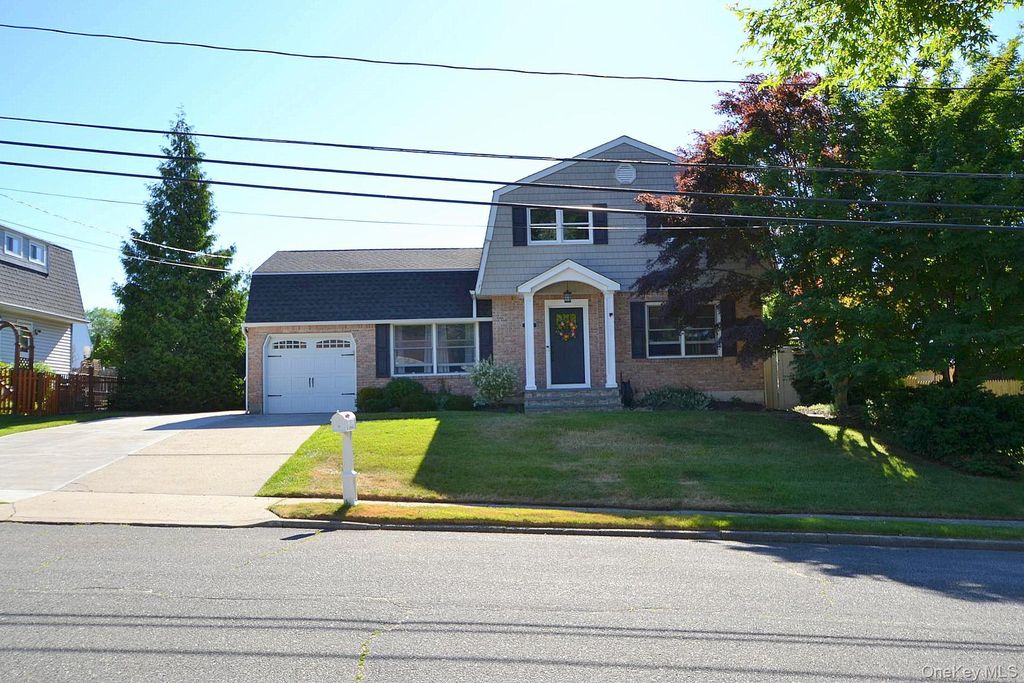 17 Wade Drive, Lake Grove, NY 11755
