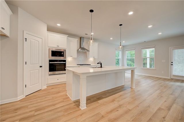 255 Linford Drive, Locust Grove, GA 30248