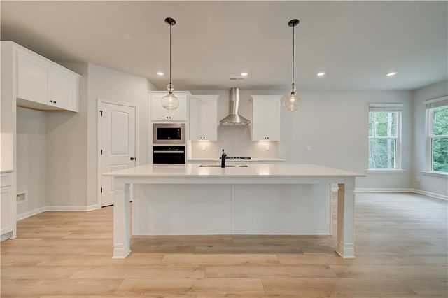 255 Linford Drive, Locust Grove, GA 30248