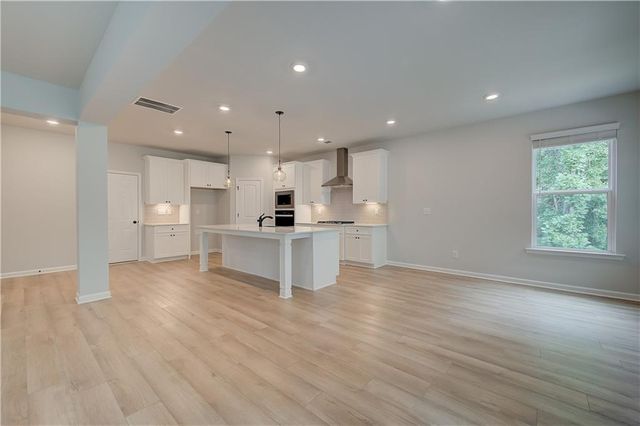 255 Linford Drive, Locust Grove, GA 30248