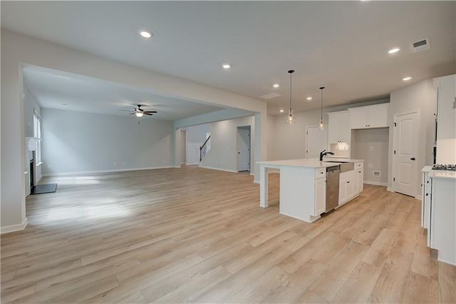 255 Linford Drive, Locust Grove, GA 30248