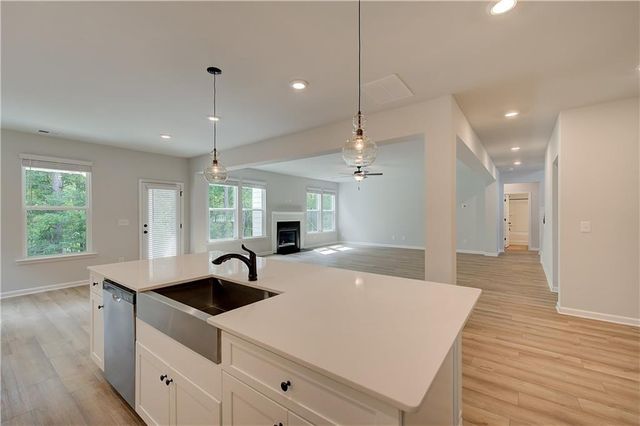 255 Linford Drive, Locust Grove, GA 30248