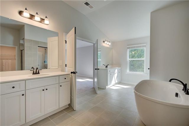 255 Linford Drive, Locust Grove, GA 30248