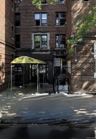 136-39 41st Avenue 5D, Flushing, NY 11355