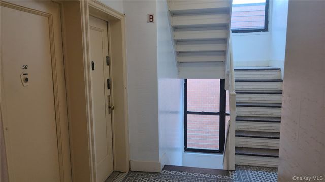 136-39 41st Avenue 5D, Flushing, NY 11355