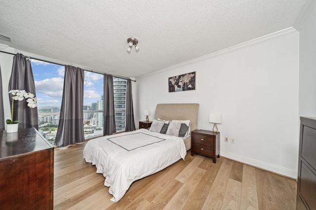 1750 N Bayshore Dr 4315, Miami, FL 33132