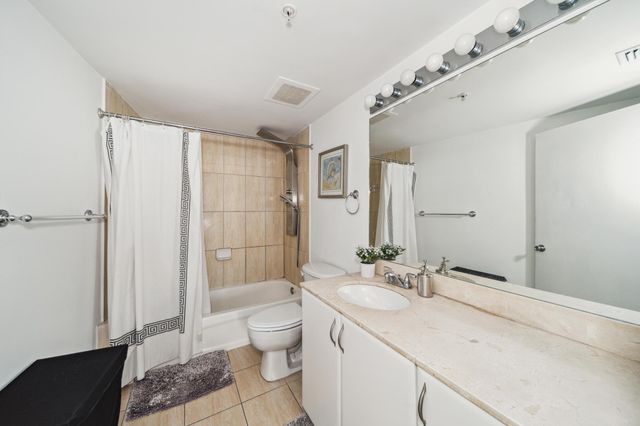 1750 N Bayshore Dr 4315, Miami, FL 33132