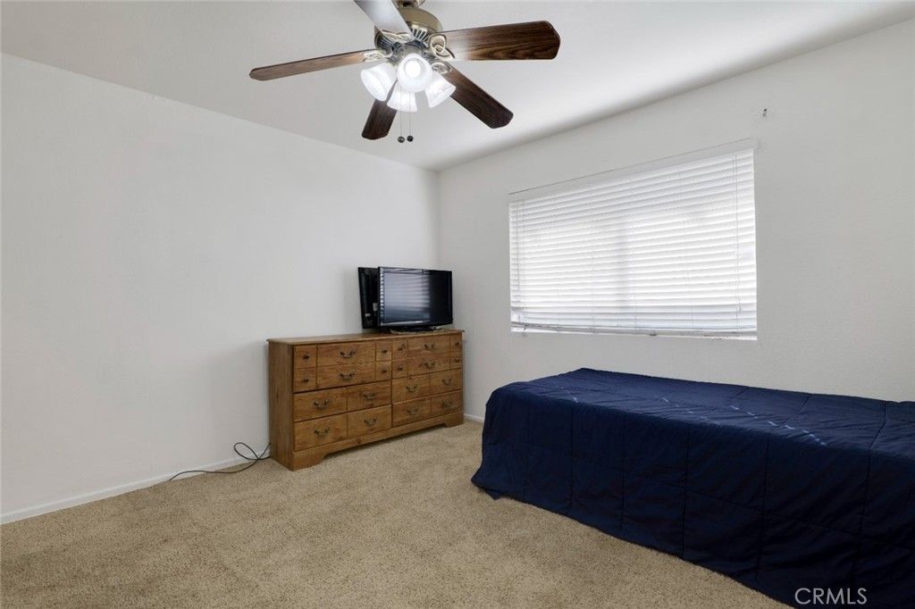 Image 20 of property listing at 1424 Griffith Street, San Fernando, CA 91340