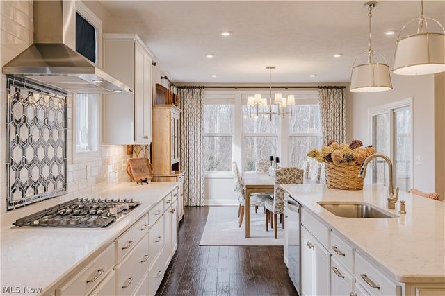 554 Salt Lake Circle, Orange, OH 44022