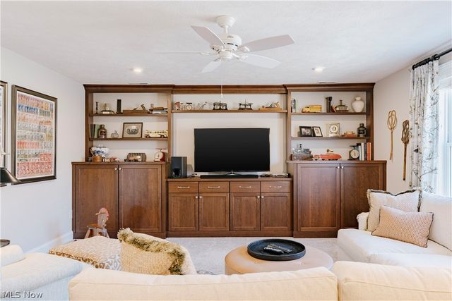 554 Salt Lake Circle, Orange, OH 44022