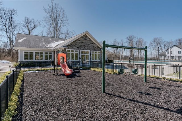 554 Salt Lake Circle, Orange, OH 44022