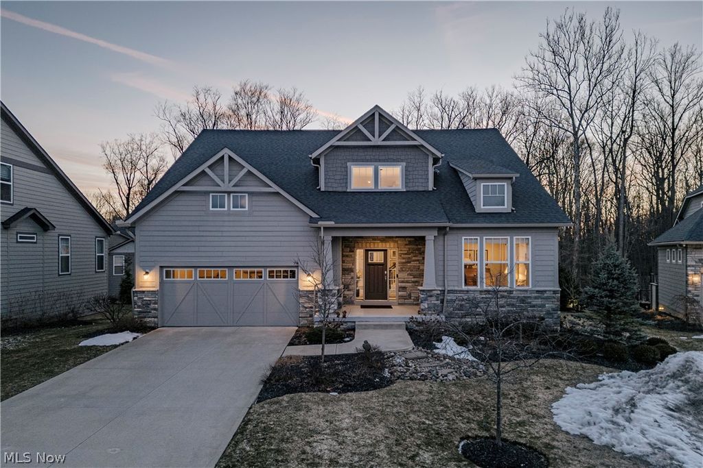 554 Salt Lake Circle, Orange, OH 44022