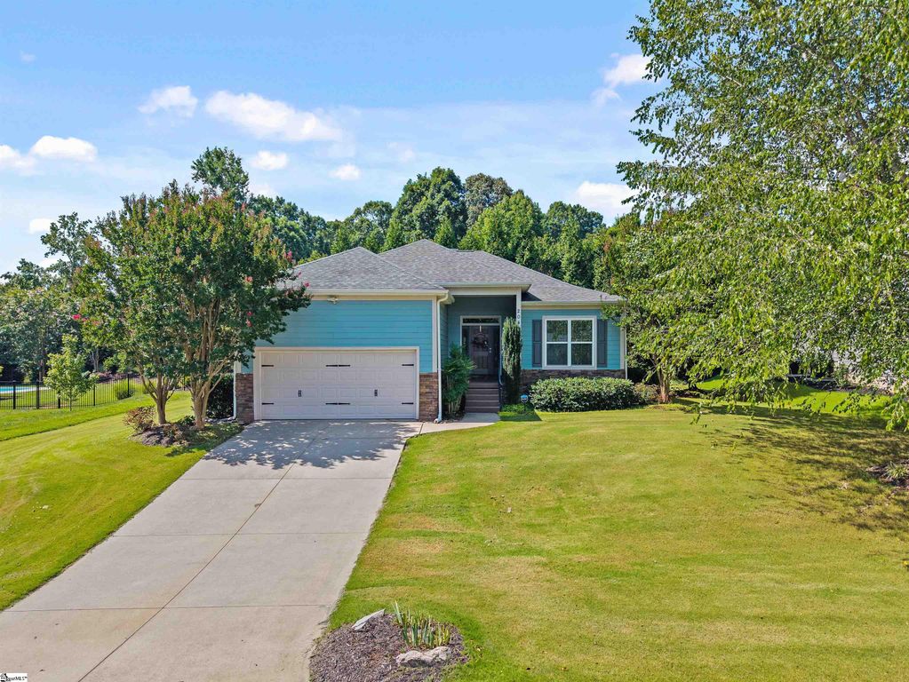204 Lord Byron Lane, Travelers Rest, SC 29690