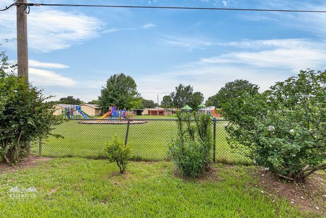 2010 Lovers Lane, Shreveport, LA 71105
