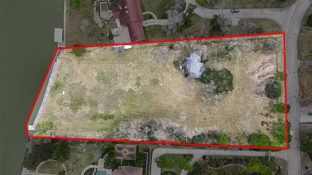 205 Lakeshore Drive, Seabrook, TX 77586