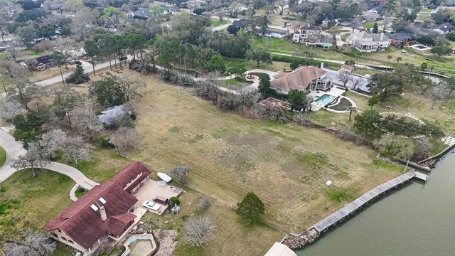 205 Lakeshore Drive, Seabrook, TX 77586