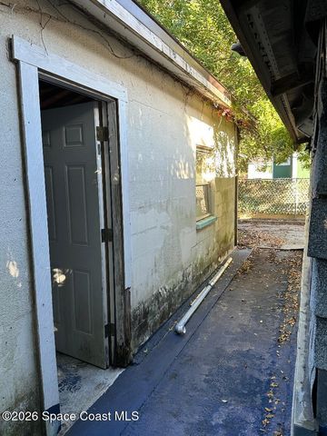 320 La Havre Court, Merritt Island, FL 32953