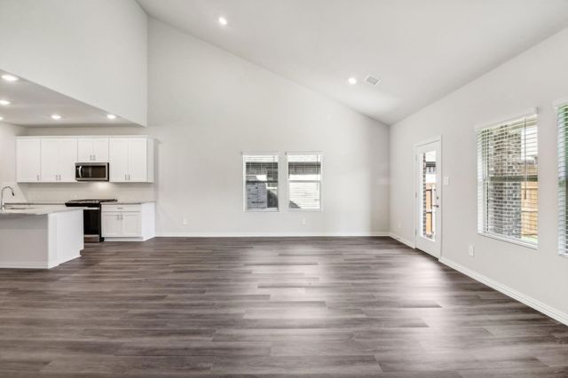 701 Easthill Drive, Princeton, TX 75071