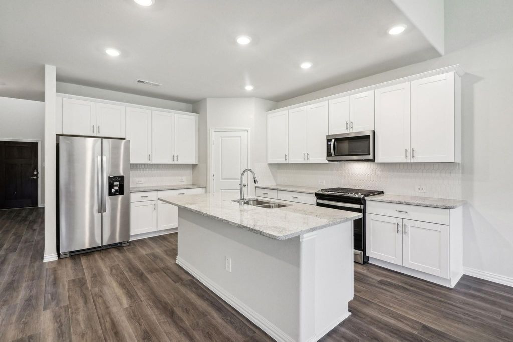 701 Easthill Drive, Princeton, TX 75071