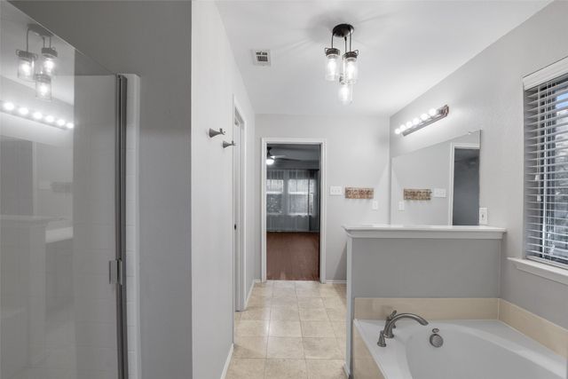 2028 Lake Trail Drive, Heartland, TX 75126