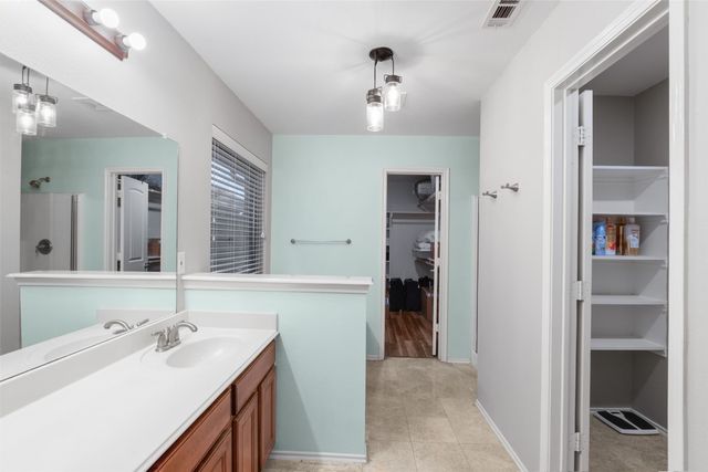 2028 Lake Trail Drive, Heartland, TX 75126