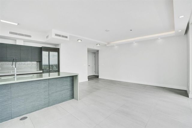 1080 Brickell Ave 4109, Miami, FL 33131