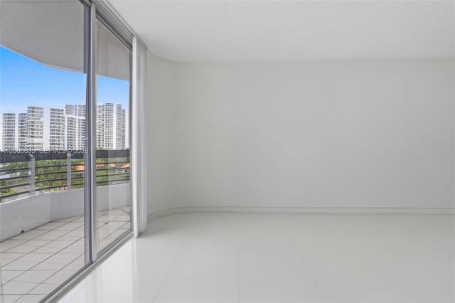 19195 NE Mystic Pointe Dr 604, Aventura, FL 33180