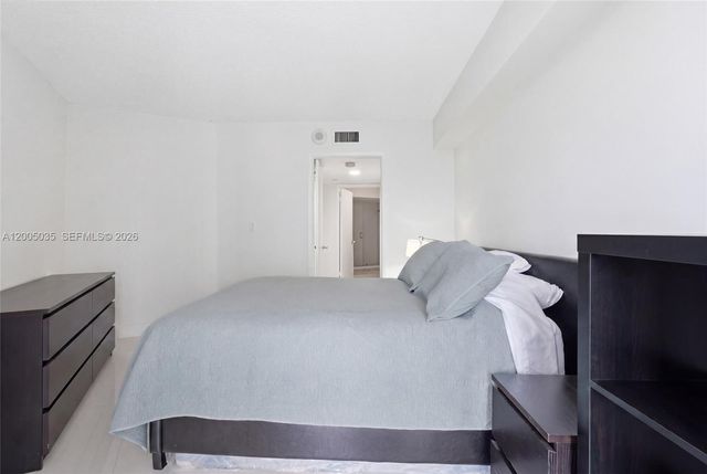 19195 NE Mystic Pointe Dr 604, Aventura, FL 33180