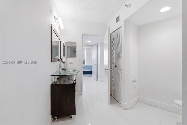 19195 NE Mystic Pointe Dr 604, Aventura, FL 33180