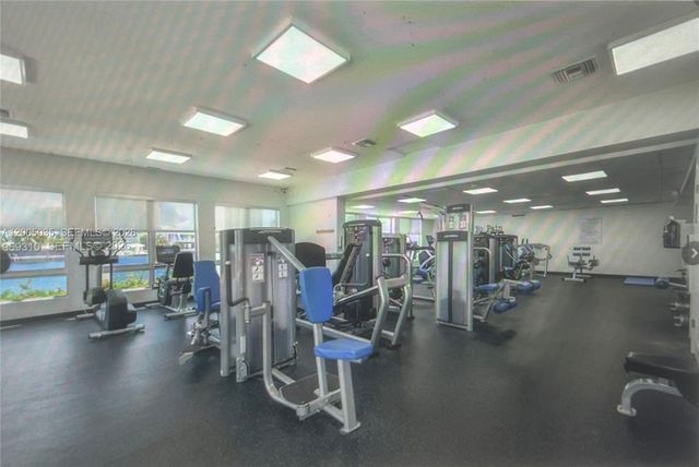 19195 NE Mystic Pointe Dr 604, Aventura, FL 33180