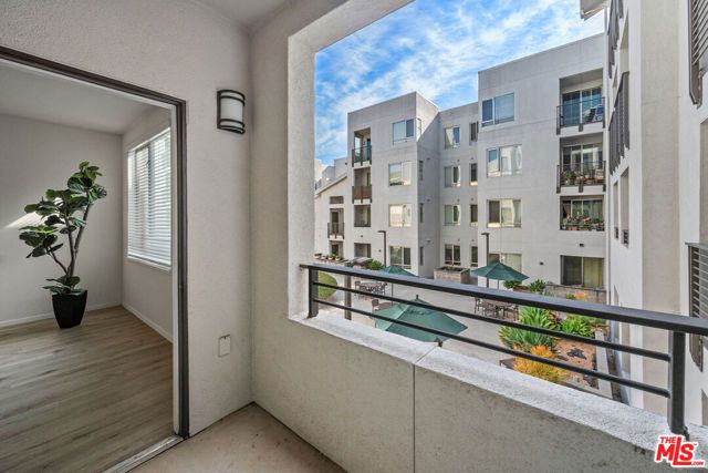 6400 Crescent Parkway 217, Los Angeles, CA 90094