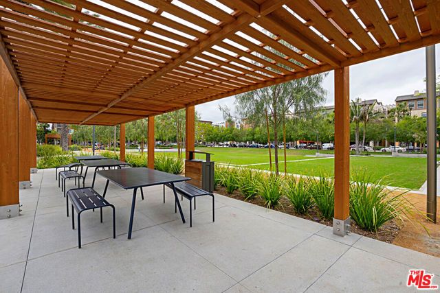 6400 Crescent Parkway 217, Los Angeles, CA 90094