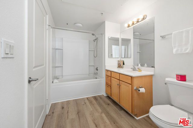 6400 Crescent Parkway 217, Los Angeles, CA 90094